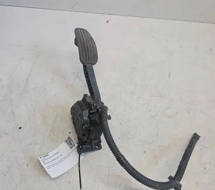 Volvo S70 V70 V70 XC Accelerator throttle pedal 9209745