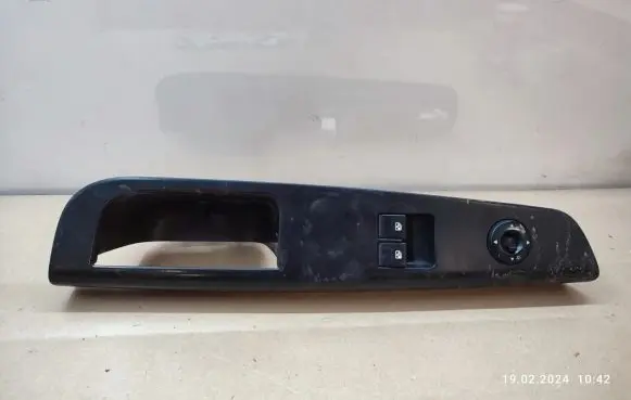 KIA Ceed Electric window control switch 823511H110