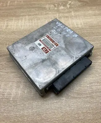 Opel Vectra B Engine control unit/module ECU 90505789 LD026804