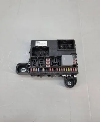 Land Rover Range Rover Sport L461 Fuse module M8E214A073BC