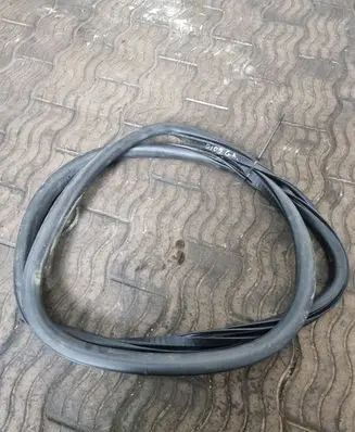 Volvo V40 Rear door rubber seal (on body) NOCODE
