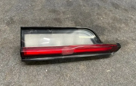 Tailgate rear/tail lights