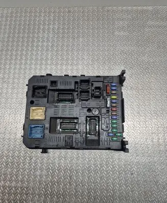Peugeot 5008 Comfort/convenience module 966689538002 212453302 20977771