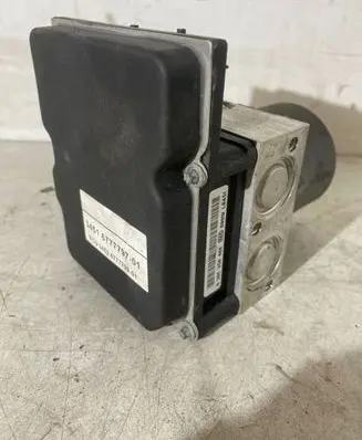 BMW 5 E60 E61 ABS Pump 6777799 6777797