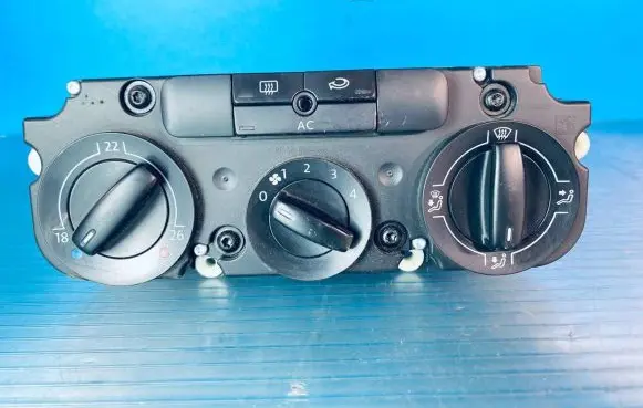 Volkswagen PASSAT B6 Climate control unit 3C1820045