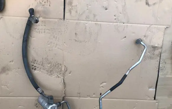 Audi A2 Air conditioning (A/C) pipe/hose 8Z0820193B
