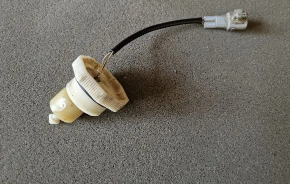 Mitsubishi L200 Fuel filter housing 