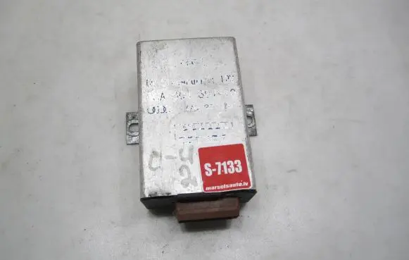 Audi A6 S6 C4 4A Cruise control unit/module 4A0907305
