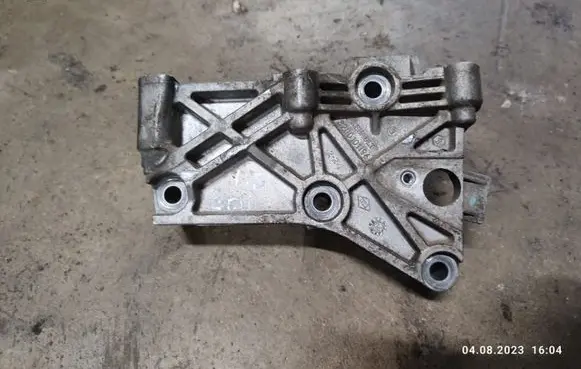 Renault Megane II Fuel pump bracket 