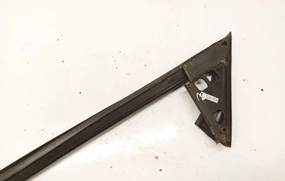 Peugeot RCZ Front door glass trim molding ym18501880
