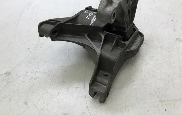 Citroen C4 Grand Picasso Engine mount bracket 4A103720