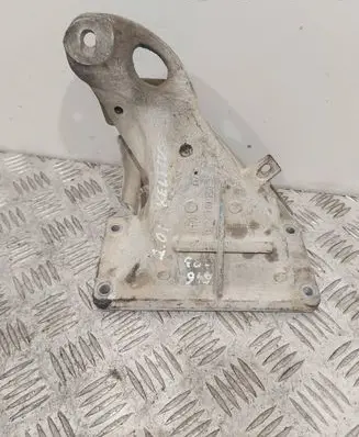 BMW 3 E46 Engine mounting bracket 109469422