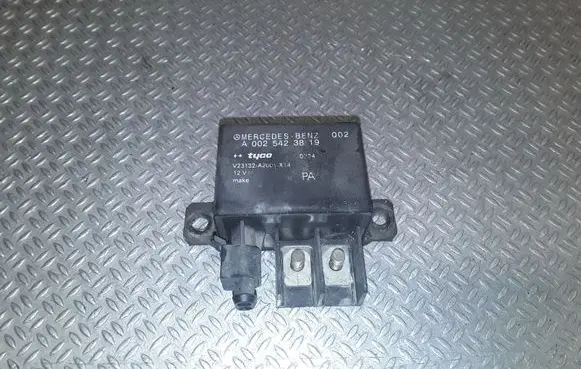 Mercedes-Benz E W211 Charging relay A0025423819