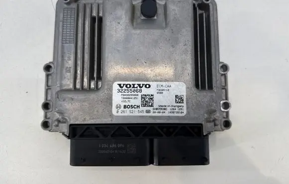 Volvo XC40 Engine control unit/module 32255068