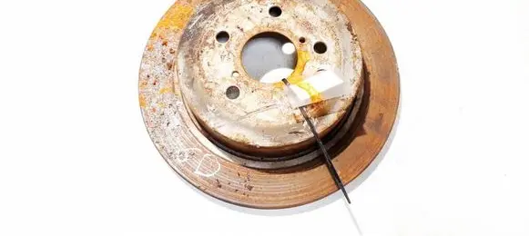 Lexus IS 220D-250-350 Rear brake disc ventiliuojamas