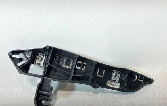 Peugeot 3008 II Front bumper mounting bracket 9810975380