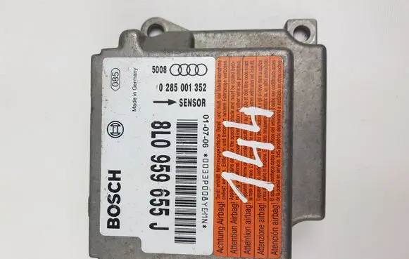 Audi A3 S3 8L Airbag control unit/module 8L0959655J 0285001352