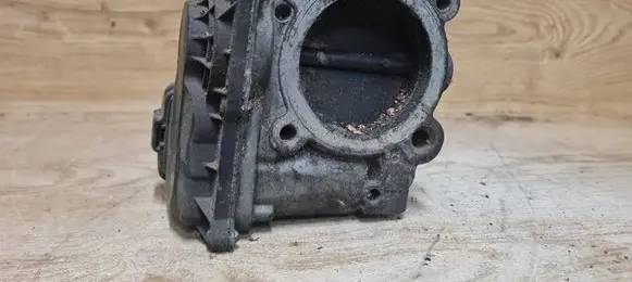 Volvo V70 Throttle valve 30711551 11G210541