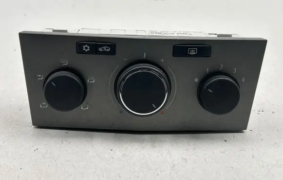Opel Zafira B Climate control unit 13231057 901513170000