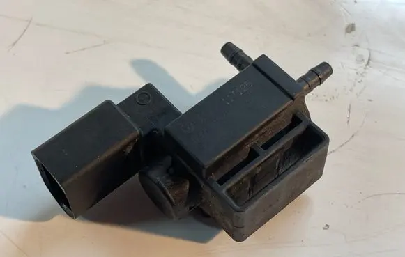 Skoda Yeti (5L) Turbo solenoid valve 722880