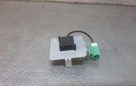 Mazda CX-7 Aerial GPS antenna EG2366DY0