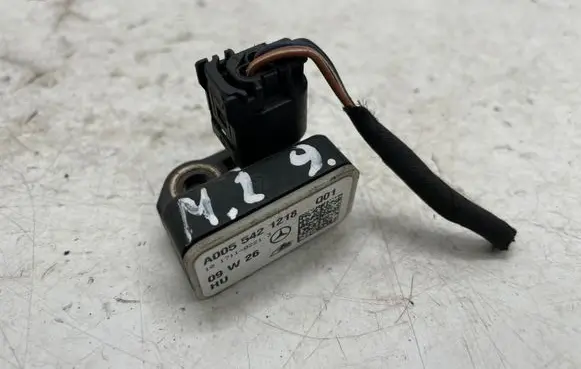 Mercedes-Benz ML W164 Airbag deployment crash/impact sensor A0055421218