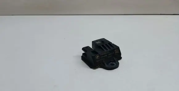 BMW 3 E90 E91 Glow plug pre-heat relay 7810856 0522120103