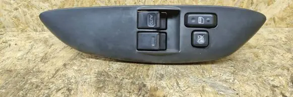 Toyota Yaris Electric window control switch 0115Q37