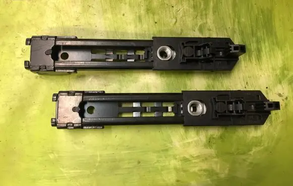 Volkswagen Touran I Front passenger seat rail trim 502007010176