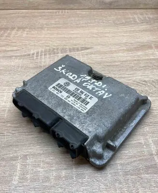 Skoda Octavia Mk1 (1U) Engine control unit/module ECU 038906018BC 0281001755