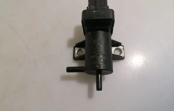 Renault Master III Turbo solenoid valve 8200762162