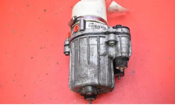 Opel Zafira B Power steering pump 13292554