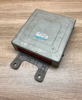 Mitsubishi Carisma Engine control unit/module ECU MD760657 G1T17171E1