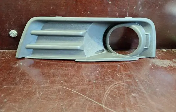 Ford C-MAX I Front fog light trim/grill 3M51R19952AD
