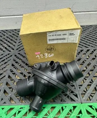 BMW 3 F30 F35 F31 Thermostat 8635689 11538635689 GA989002