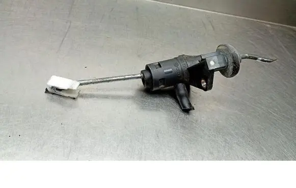 Audi A4 S4 B6 8E 8H Clutch master cylinder 8E1721401AJ