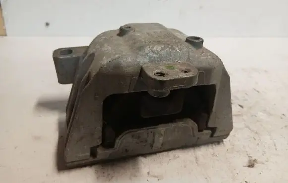Skoda Octavia Mk2 (1Z) Engine mount vacuum valve 1j0199262bf
