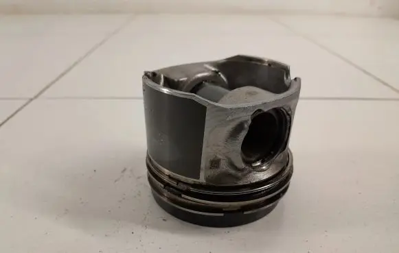 BMW X6 E71 Piston 84L110