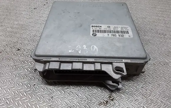 BMW 5 E39 Engine control unit/module 7785932 0281001373