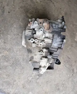 Volvo V50 Manual 5 speed gearbox 1023775