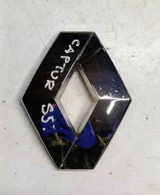 Renault Captur Manufacturer badge logo/emblem 908897724RS5 908897724R 1802200131