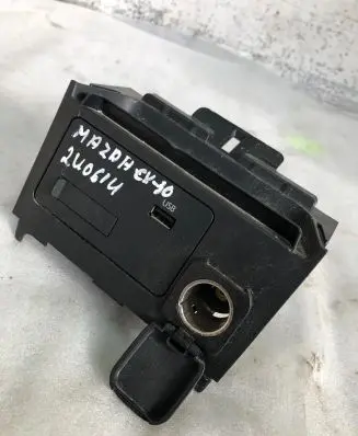 Mazda CX-30 USB socket connector Dfr5644a1