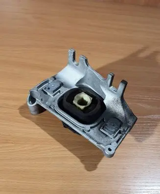 Renault Clio IV Gearbox mount 112228880R