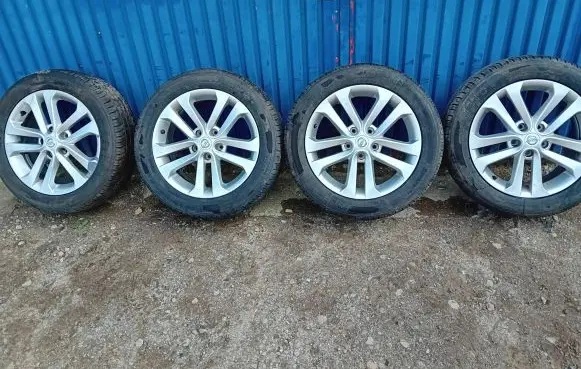 Nissan Juke I F15 R17 alloy rim 