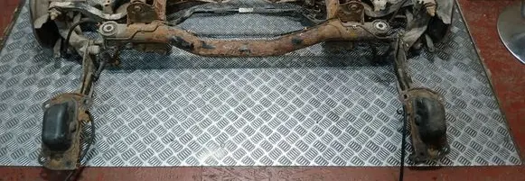 Volkswagen PASSAT B7 Rear axle beam 