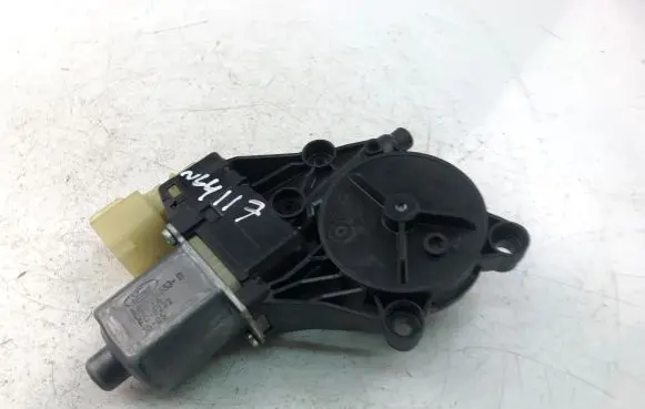 Ford Fiesta Front door window regulator motor 0130822619