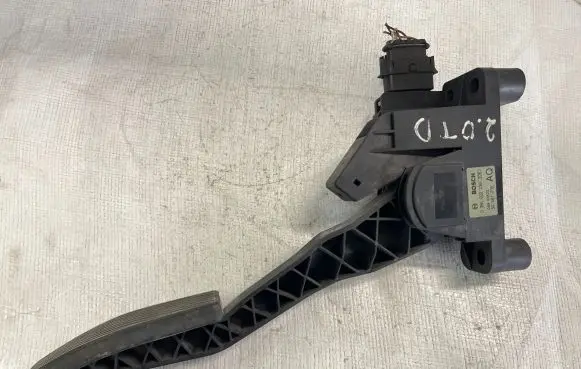 Opel Zafira A Accelerator throttle pedal 90581208 08903622 0281002298