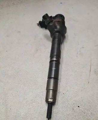 Volkswagen Tiguan Fuel injector 03L130277Q 0445110647