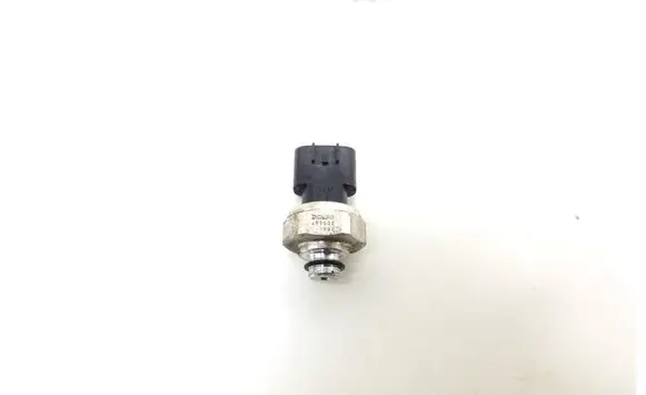 Toyota Prius (XW30) Air conditioning (A/C) pressure sensor 8871933020