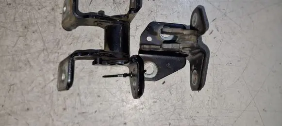 Jeep Grand Cherokee Tailgate/trunk/boot hinge 661A